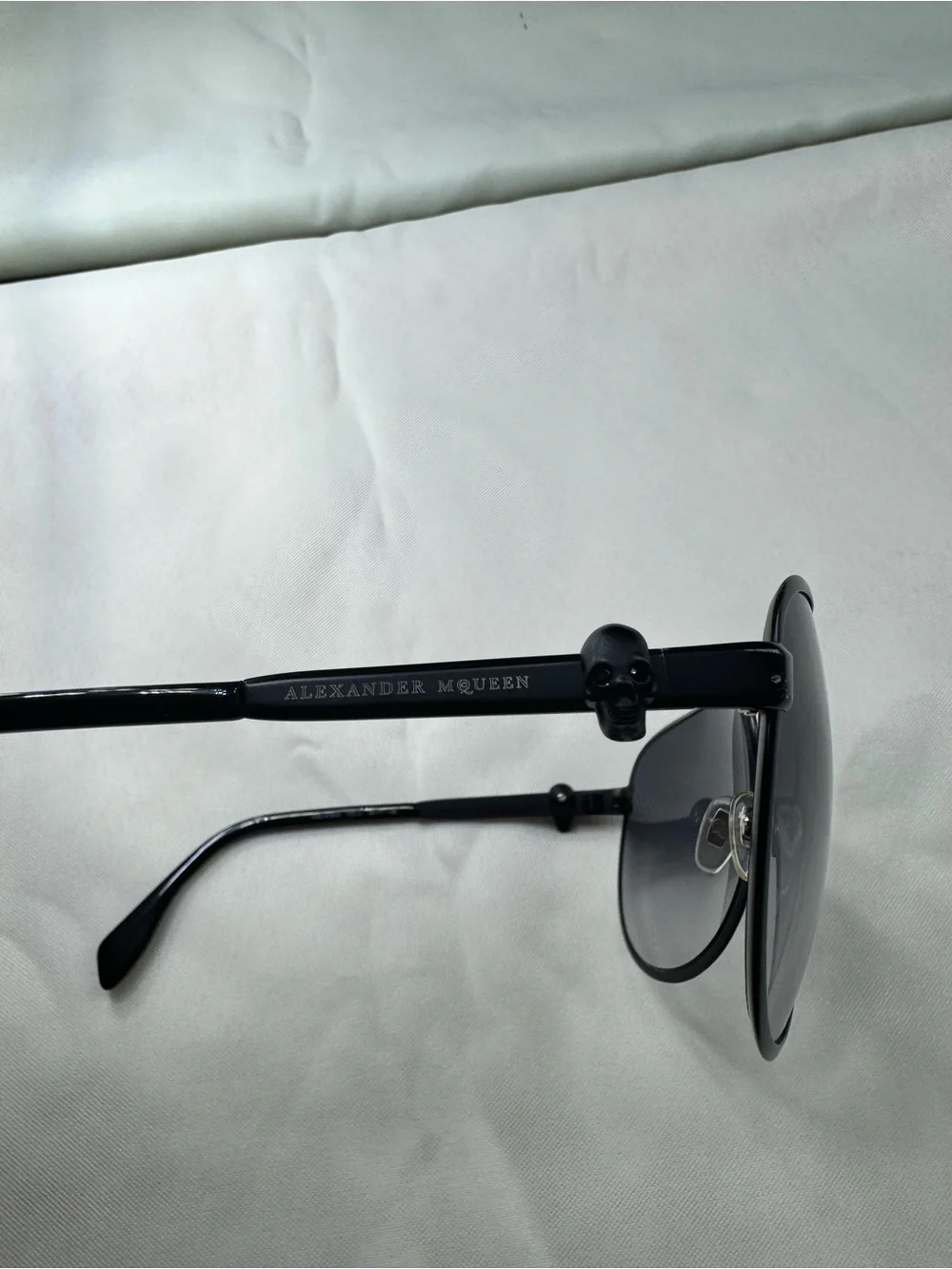 Alexander McQueen Black Skull Aviator Sunglasses - Picture 2 of 7